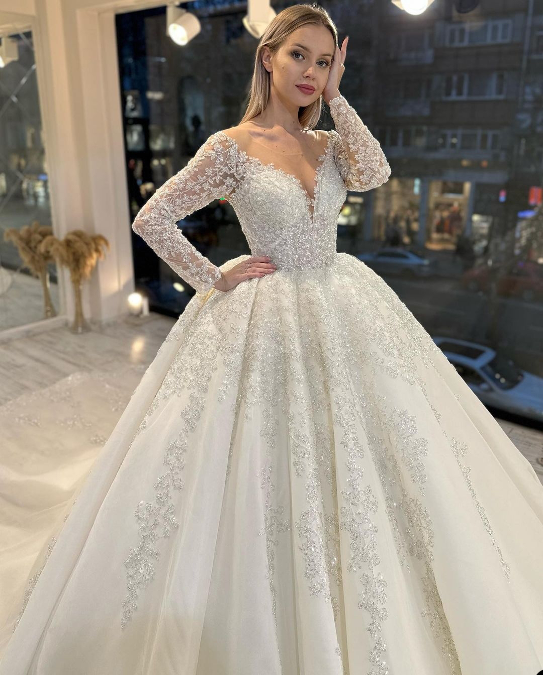 Fancy A Line Wedding Dress Sheer Neck Jewel Bridal Gowns Lace Sequined Sparkle Robe de mariee