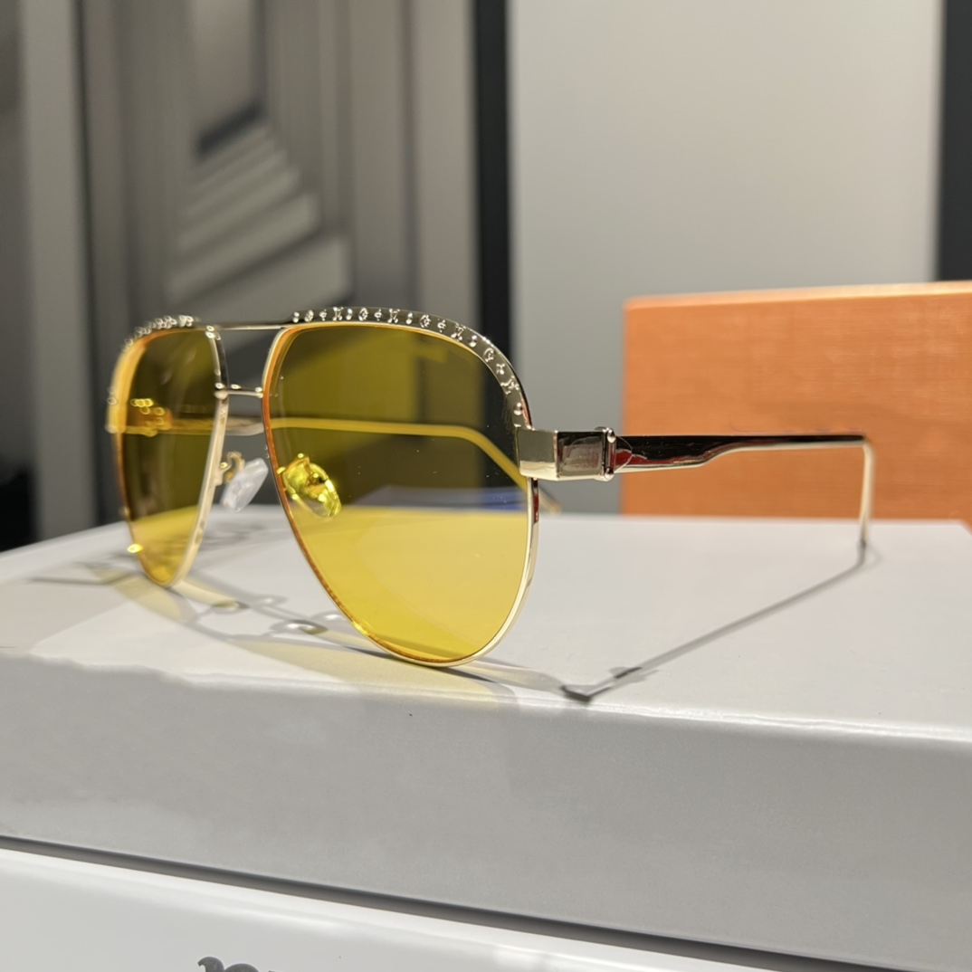 Luxury Fashion Designer Pilot Sunglasses for Men and women Classic Attitude Metal Oval Frame Popular Retro Avant-garde Outdoor Uv 400 Protection
Luxury Fashion Designer Pilot Sunglasses for Men and women Classic Attitude Metal Oval Frame Popular Retro Avant-garde Outdoor Uv 400 Protection