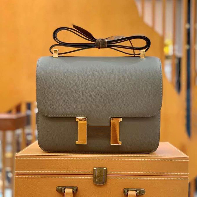 7A quality constances nato Designer Crossbody Bags tote Metal clasp Shoulder bag Luxury Hobo classic smooth Genuine leather mens clutch bag Womens handbag purses, Black
7A quality constances nato Designer Crossbody Bags tote Metal clasp Shoulder bag Luxury Hobo classic smooth Genuine leather mens clutch bag Womens handbag purses, Black