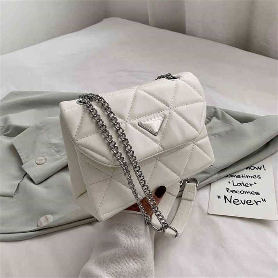 2023 Designer bag Bag female new Korean version chain versatile messenger rhombic lattice embroidered thread single shoulder bag leisure fashion, Black
2023 Designer bag Bag female new Korean version chain versatile messenger rhombic lattice embroidered thread single shoulder bag leisure fashion, Black