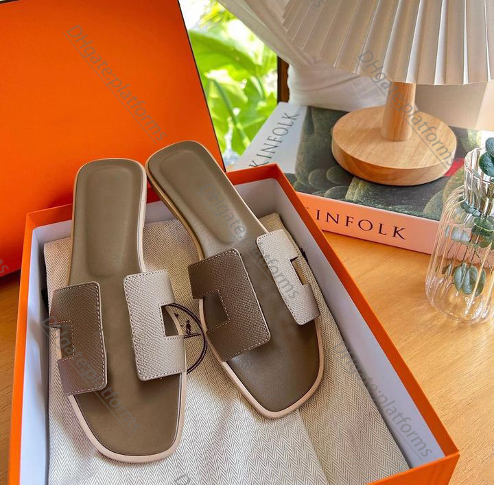 Luxury shoe designer women slipper man Flat oran sandal Orange calfskin Bottom leather slide Summer beach sexy non slip H Letter Slipper Size 35-42, #27
Luxury shoe designer women slipper man Flat oran sandal Orange calfskin Bottom leather slide Summer beach sexy non slip H Letter Slipper Size 35-42, #27