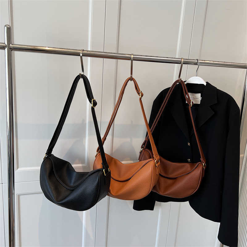 Shoulder Bags Large Crossbody for Women Winter High Capacity Handbags Solid Soft Female Travel Hobos Bag 230322