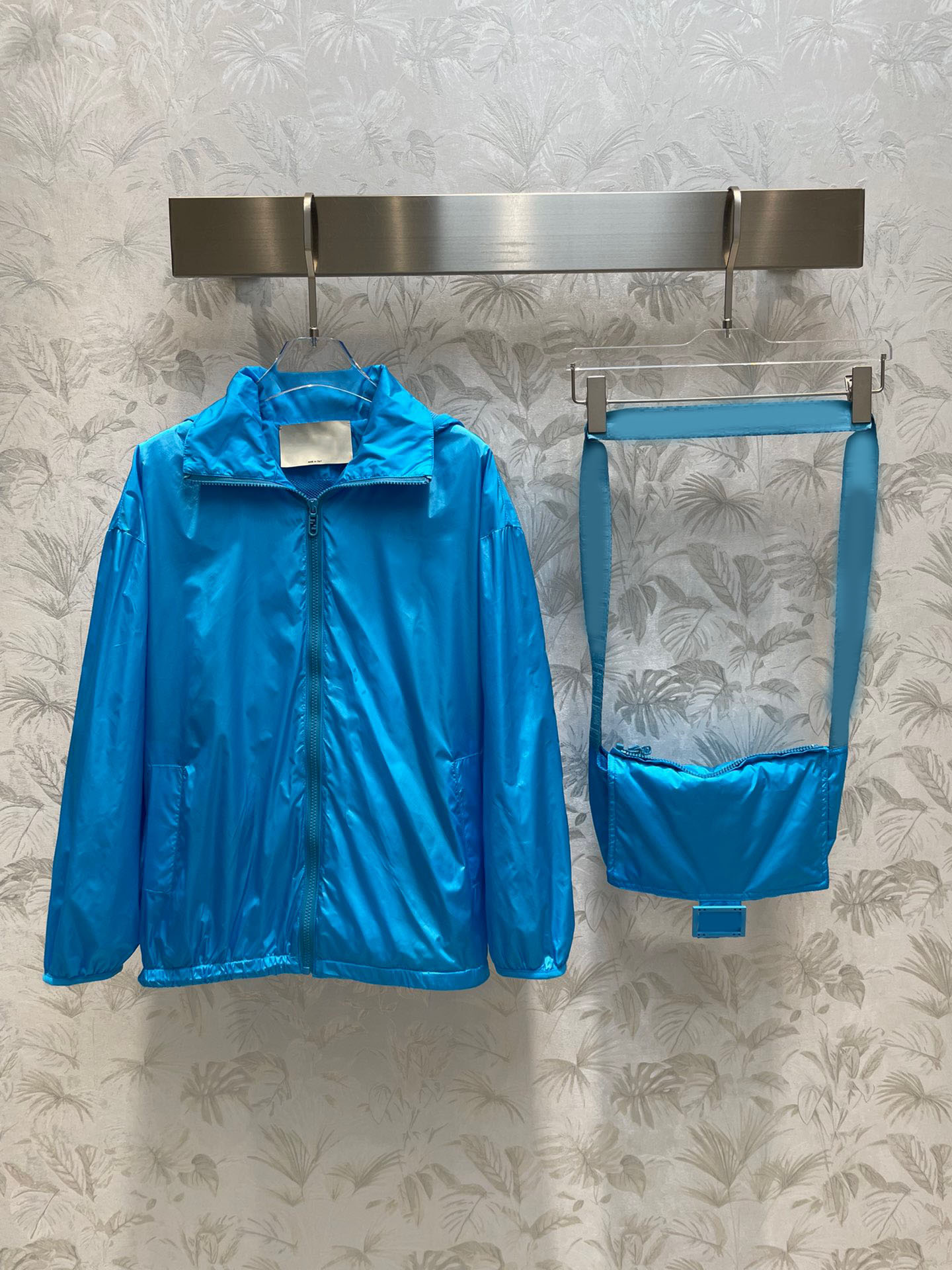 2023 Women' Jackets New Fashion 4 colour Long Sleeve casual Hooded Jacket With bag Women Loose All Match Pockets Loose Retro Coat, White
2023 Women' Jackets New Fashion 4 colour Long Sleeve casual Hooded Jacket With bag Women Loose All Match Pockets Loose Retro Coat, White