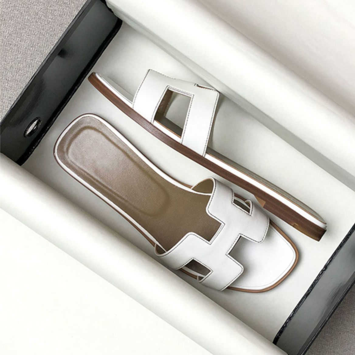 Herms Brand Designer slippers Slippers Women's Red Street Blast High Beauty Fashion Leather Flat Sandals 0Q74 
Herms Brand Designer slippers Slippers Women's Red Street Blast High Beauty Fashion Leather Flat Sandals 0Q74