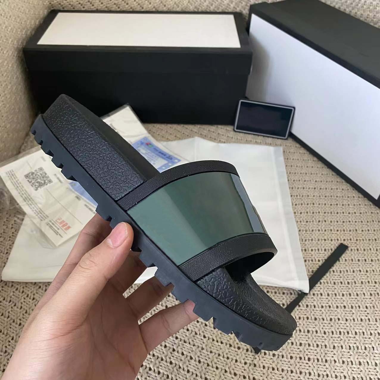 shoes Flip Flop Designer Slides Women Man Slippers Luxury Sandals Brand Sandals Real Leather Flats Slide Casual Shoes flat sandals sandals designer woman kids shoes, #22
shoes Flip Flop Designer Slides Women Man Slippers Luxury Sandals Brand Sandals Real Leather Flats Slide Casual Shoes flat sandals sandals designer woman kids shoes, #22