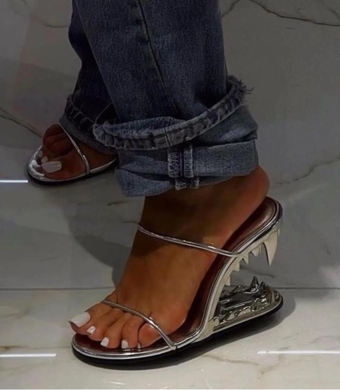 GCDS Morso Sandals Tusk Shaped High Heels Heel Luxury Sexy Open Toe Sandal 11cm Party Banquet Factory Shoes Metallic Effect Leather Straps Matching Insole, Color6
GCDS Morso Sandals Tusk Shaped High Heels Heel Luxury Sexy Open Toe Sandal 11cm Party Banquet Factory Shoes Metallic Effect Leather Straps Matching Insole, Color6