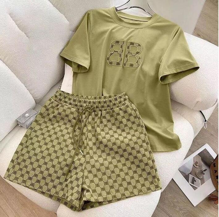 New designer Womens Tracksuits Leisure Sports Suit loose design embroidered sleeve shorts two-piece casual Women short sleeve 2 piece set, 01
New designer Womens Tracksuits Leisure Sports Suit loose design embroidered sleeve shorts two-piece casual Women short sleeve 2 piece set, 01