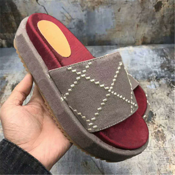woman slippers fashion Beach Thick bottom slippers platform women Shoes Alphabet lady Sandals Leather High heel slippers Large size sandals famous designer women, 16
woman slippers fashion Beach Thick bottom slippers platform women Shoes Alphabet lady Sandals Leather High heel slippers Large size sandals famous designer women, 16