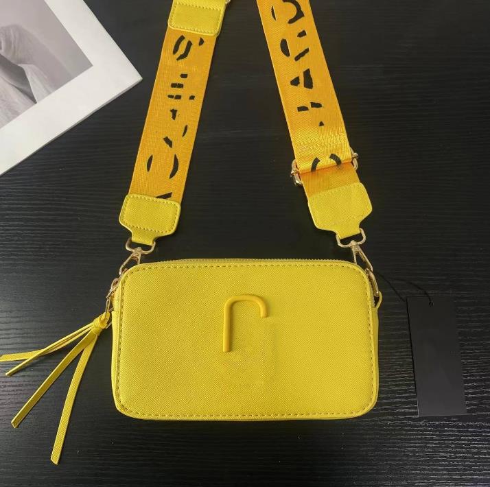 Designer new European and American camera small square bag shoulder messenger bags Western-style foreign trade bag popular, Yellow 
Designer new European and American camera small square bag shoulder messenger bags Western-style foreign trade bag popular, Yellow