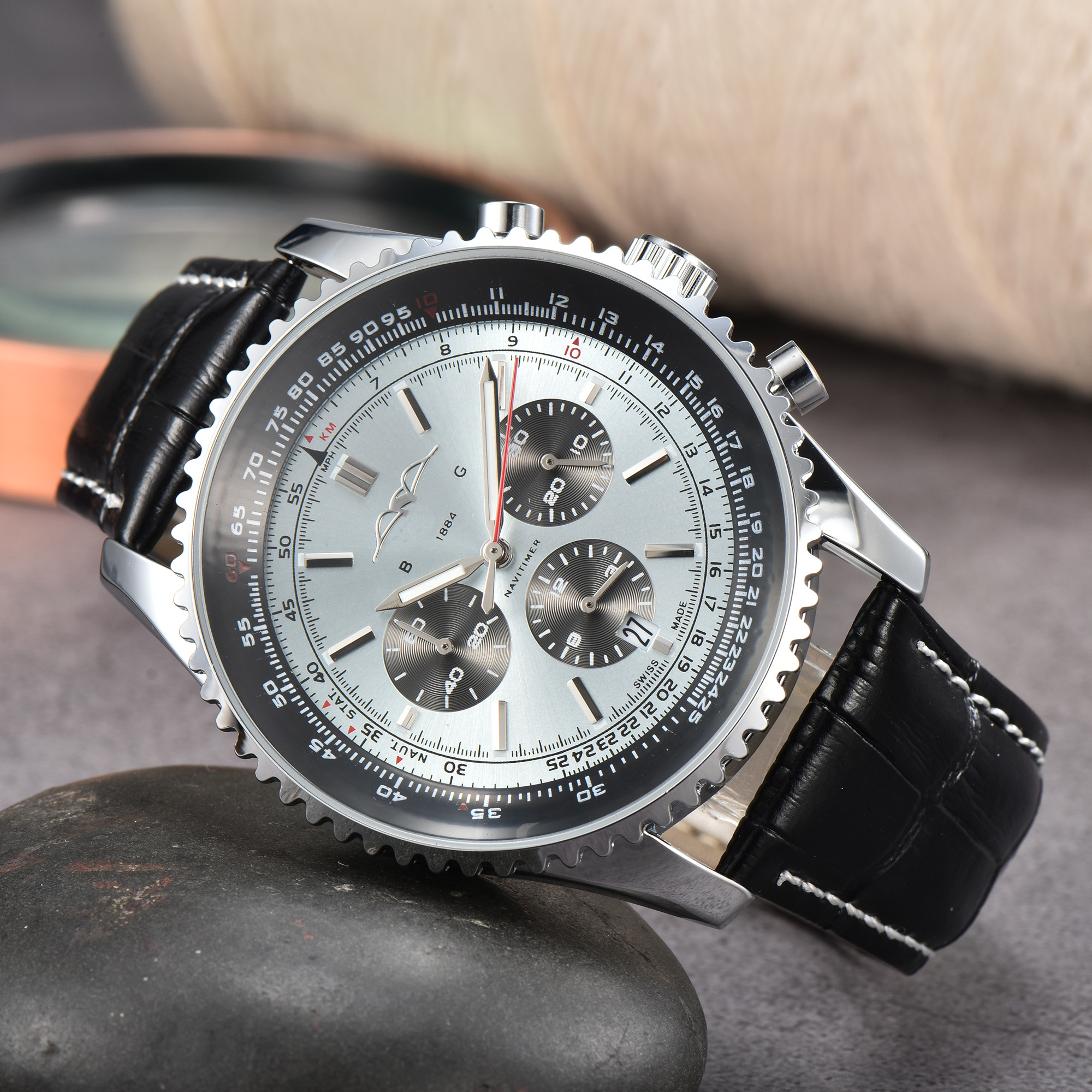 Fashion Watch Designer Quartz Battery Watch Folding Button Swimming Watch