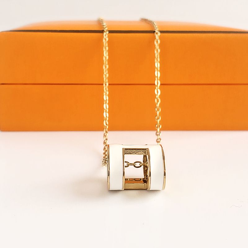 Luxury Designer Classic H Pendant Necklaces Women Stainless Steel 18K Gold Chain Letter Necklace Jewelry Gifts for Woman
Luxury Designer Classic H Pendant Necklaces Women Stainless Steel 18K Gold Chain Letter Necklace Jewelry Gifts for Woman