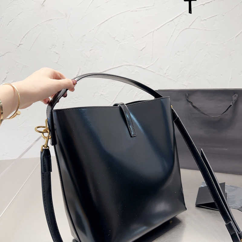 Women's Luxury Brand Designer Bags Handbags Shoulder Crossbody Bag Tote New Fashion Texture Leather Multifunctional Portable Bucket bag Envelope bags Factory Sale, # 1 size 31x27cm
Women's Luxury Brand Designer Bags Handbags Shoulder Crossbody Bag Tote New Fashion Texture Leather Multifunctional Portable Bucket bag Envelope bags Factory Sale, # 1 size 31x27cm
