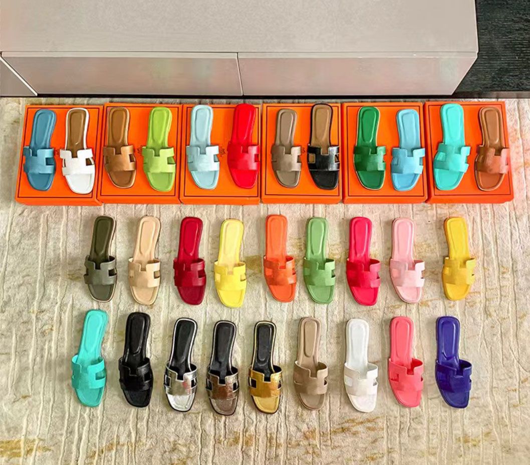 Designer Sandals Chypre H Slippers Beach Classic Flat Sandal Luxury Summer Lady Leather Flip Flops Men Women Slides Size 34-43
Designer Sandals Chypre H Slippers Beach Classic Flat Sandal Luxury Summer Lady Leather Flip Flops Men Women Slides Size 34-43