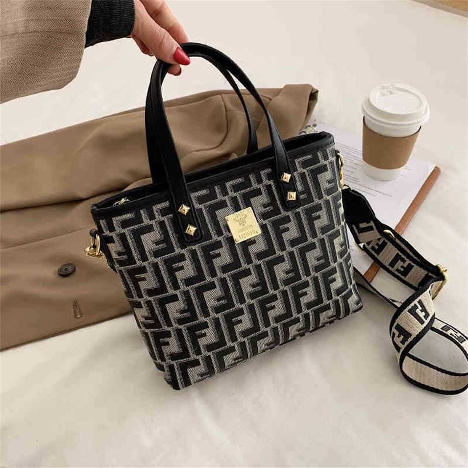 2023 Designer bag handbag High texture broadband style Single Shoulder spring and summer, Sky blue
2023 Designer bag handbag High texture broadband style Single Shoulder spring and summer, Sky blue