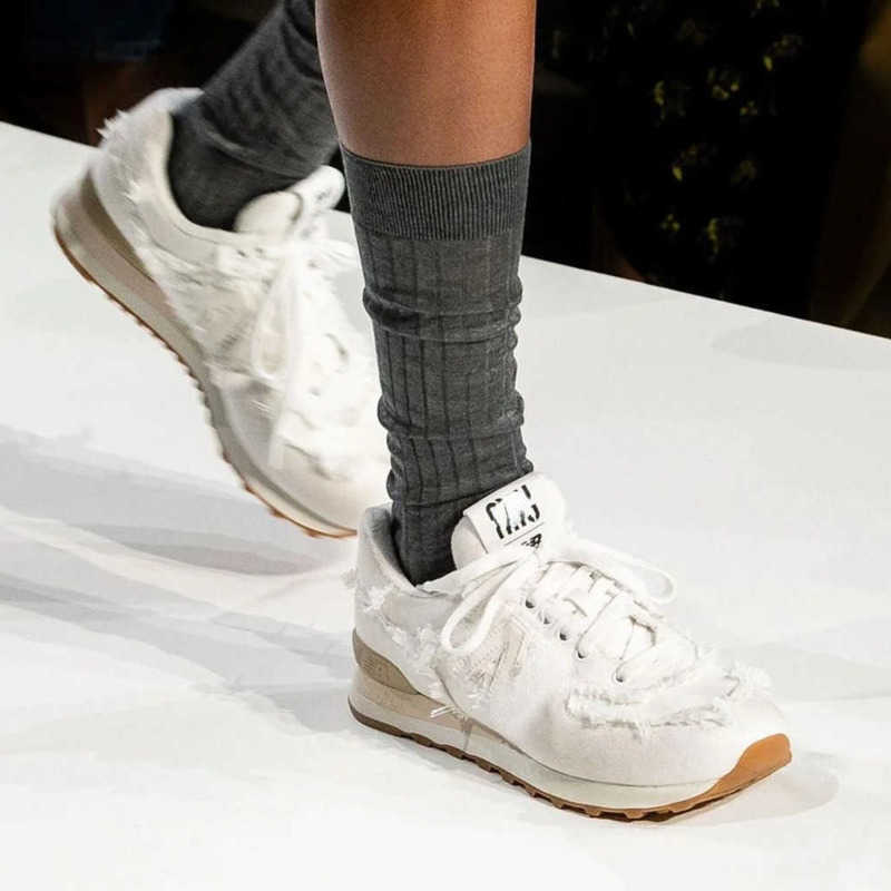 Shoes Dress Designer Sneaker Luxury Miu Joint Brand Bailun Pure White Women's Men's Casual Running Trainer
Shoes Dress Designer Sneaker Luxury Miu Joint Brand Bailun Pure White Women's Men's Casual Running Trainer