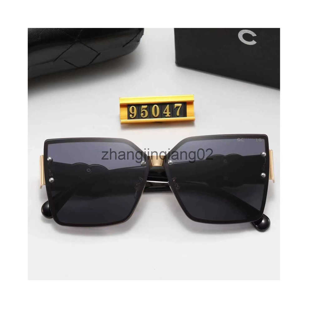 Designer Channel Sunglass Cycle Luxurious Fashion Sport Polarize Sunglasses Men Women Vintage Baseball Large Frame Diamond Rimmed UV Resistant Sun Glasses
Designer Channel Sunglass Cycle Luxurious Fashion Sport Polarize Sunglasses Men Women Vintage Baseball Large Frame Diamond Rimmed UV Resistant Sun Glasses