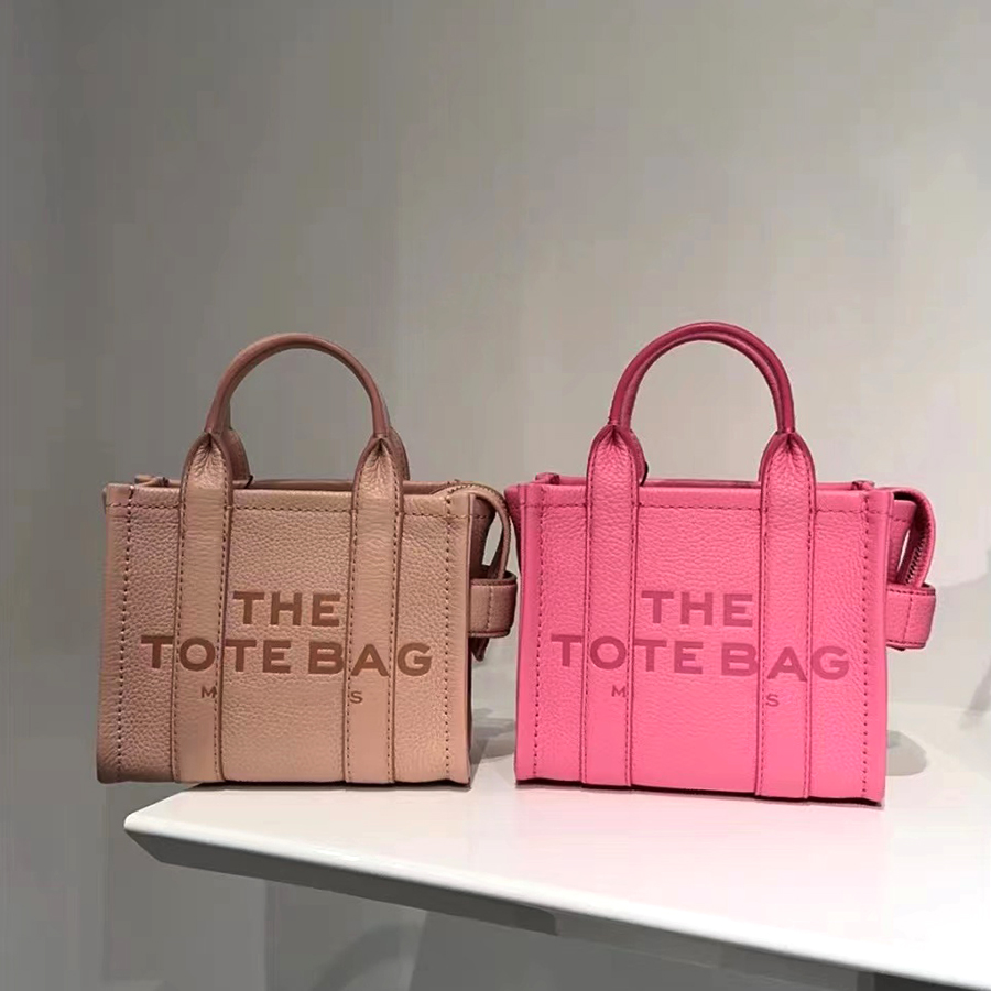 marc jocobsc the tote bag Womens Mens luxury handbag clutch cross body shoulder Designer mar Shopping bags top handle marcjocobs travel Bag luggage pochette Zipper, White 
marc jocobsc the tote bag Womens Mens luxury handbag clutch cross body shoulder Designer mar Shopping bags top handle marcjocobs travel Bag luggage pochette Zipper, White