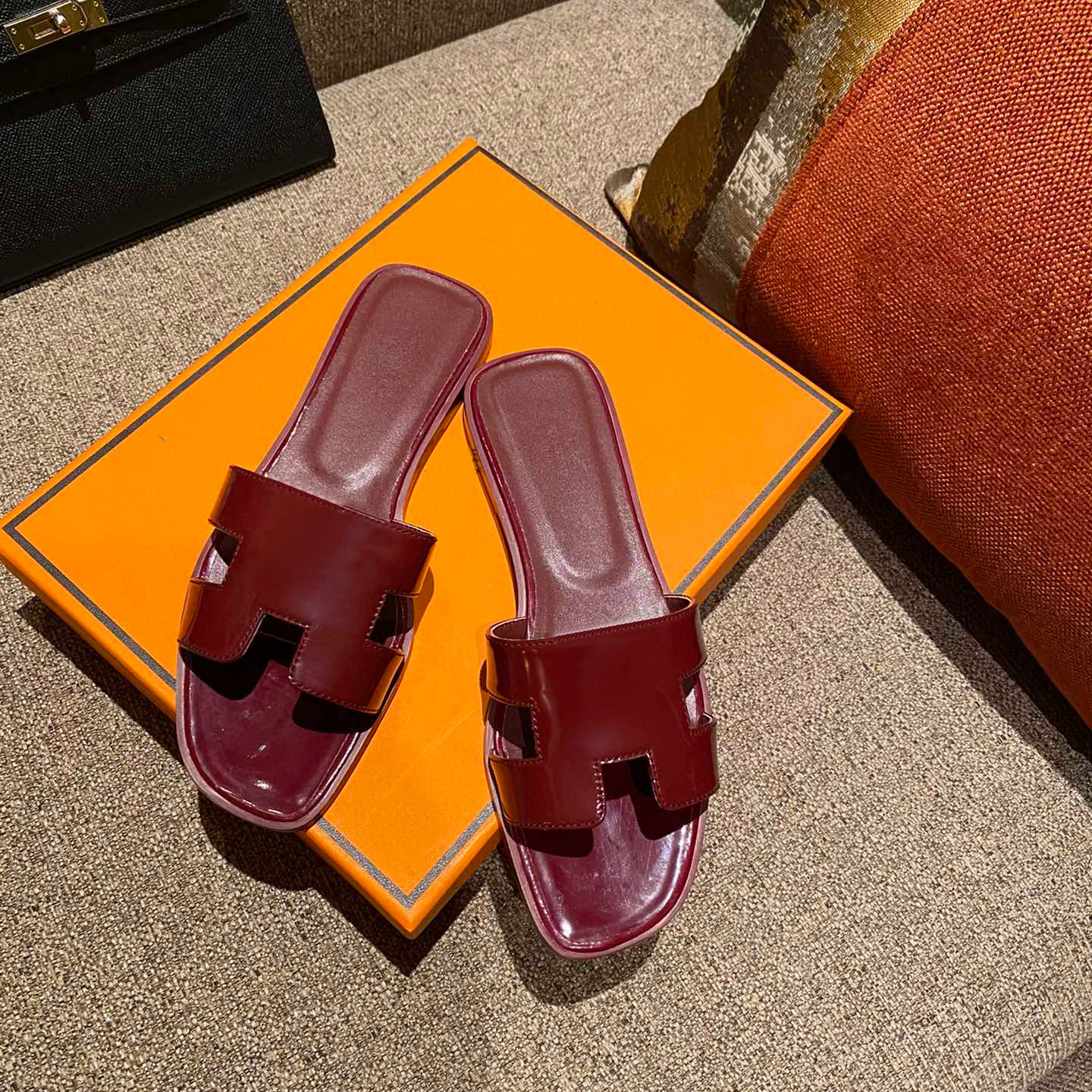 flats Oran Sandal Women Summer Slippers Patent Leather Lychee Crocodile Skin Maroon Fonce Khaki Triple White Classic Black women Slides sandals designer woman shoe
flats Oran Sandal Women Summer Slippers Patent Leather Lychee Crocodile Skin Maroon Fonce Khaki Triple White Classic Black women Slides sandals designer woman shoe