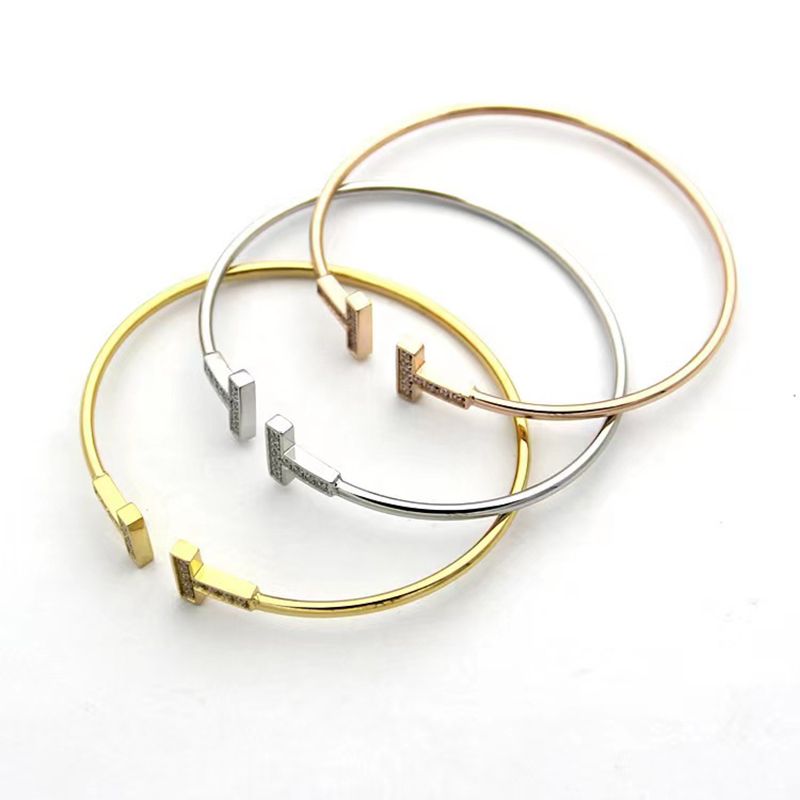 tiffany Brand Classic Crystal Cuff Bracelet Fashion Opening Adjustable Couple Men Women Bracelet Stainless Steel Plated 18K Gold Designer Bracelets Jewelry
tiffany Brand Classic Crystal Cuff Bracelet Fashion Opening Adjustable Couple Men Women Bracelet Stainless Steel Plated 18K Gold Designer Bracelets Jewelry