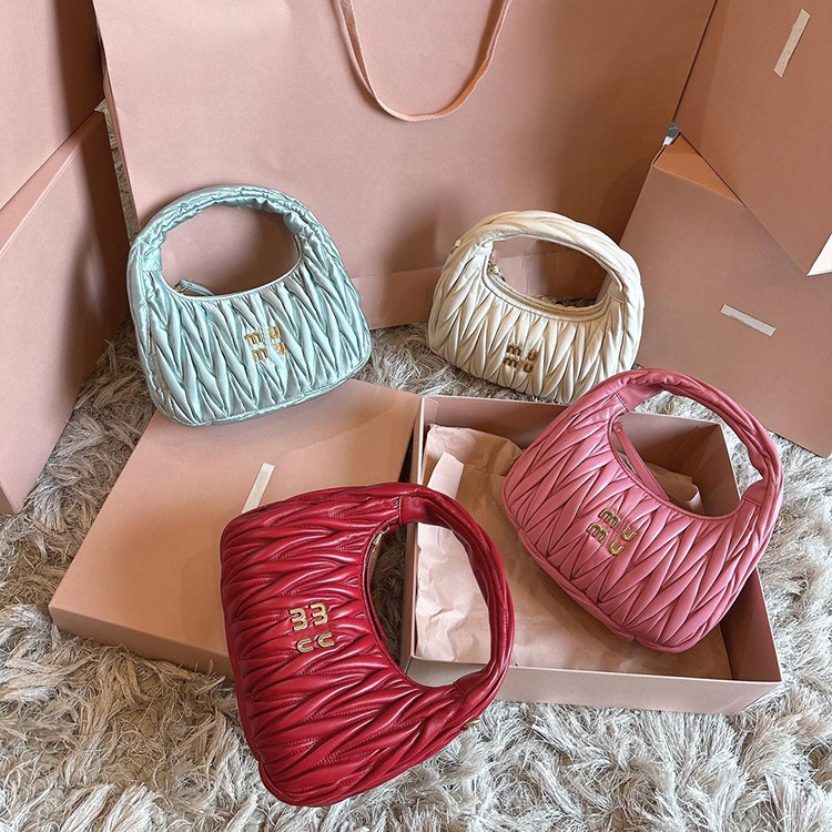 Underarm Mini Miumui Bag Wander Matelasse Miu Womens Mens Miui luxury Designer purses tote clutch Bag handbag Crossbody with strap fashion satchel shoulder bags, White
Underarm Mini Miumui Bag Wander Matelasse Miu Womens Mens Miui luxury Designer purses tote clutch Bag handbag Crossbody with strap fashion satchel shoulder bags, White