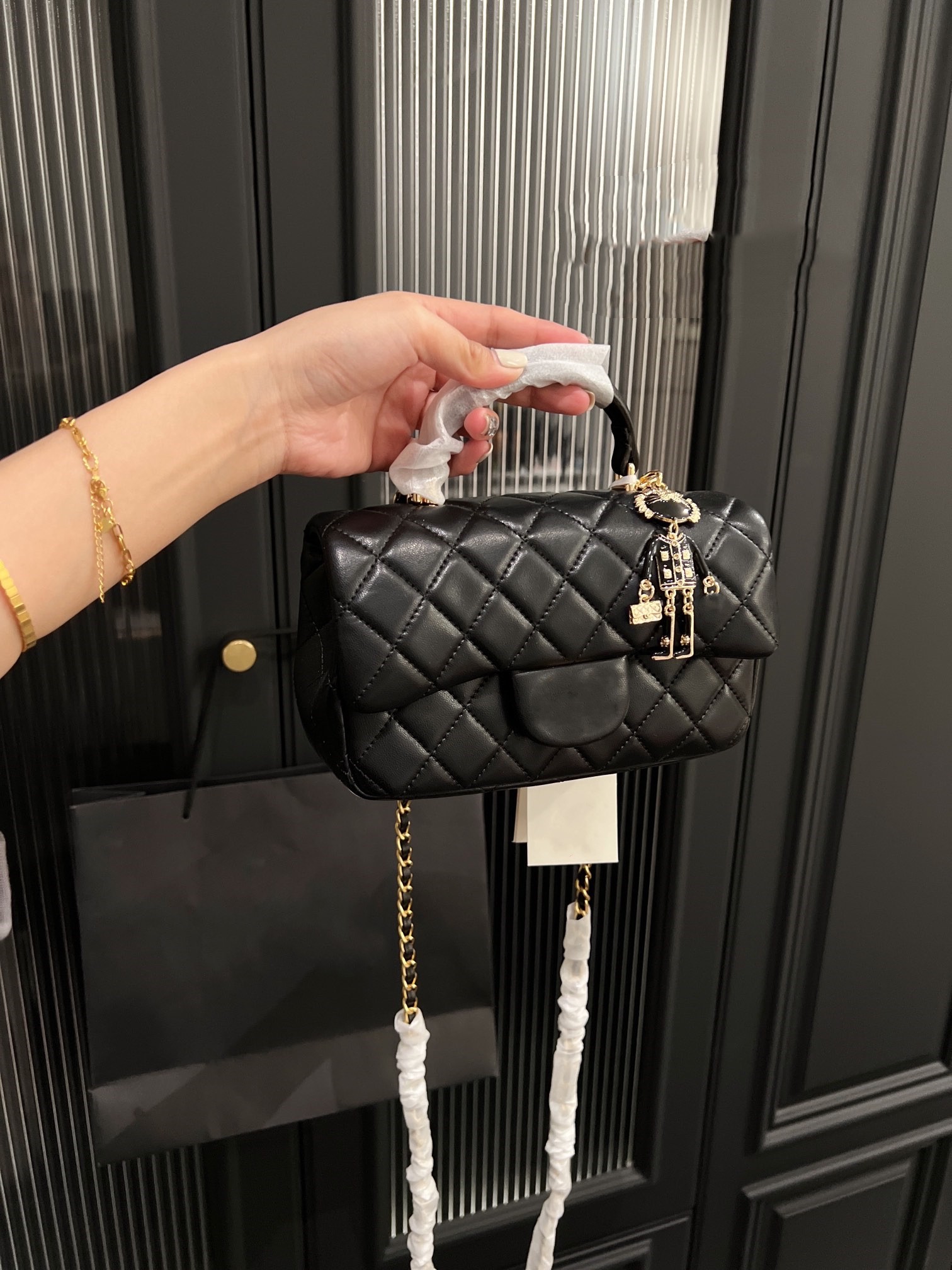 Brand women's handbag classic designer bag Chain bag Lion pendant Crossbody bag women's single shoulder bag patchwork color bag Ling lattice bag fashion casual bag, Customize
Brand women's handbag classic designer bag Chain bag Lion pendant Crossbody bag women's single shoulder bag patchwork color bag Ling lattice bag fashion casual bag, Customize