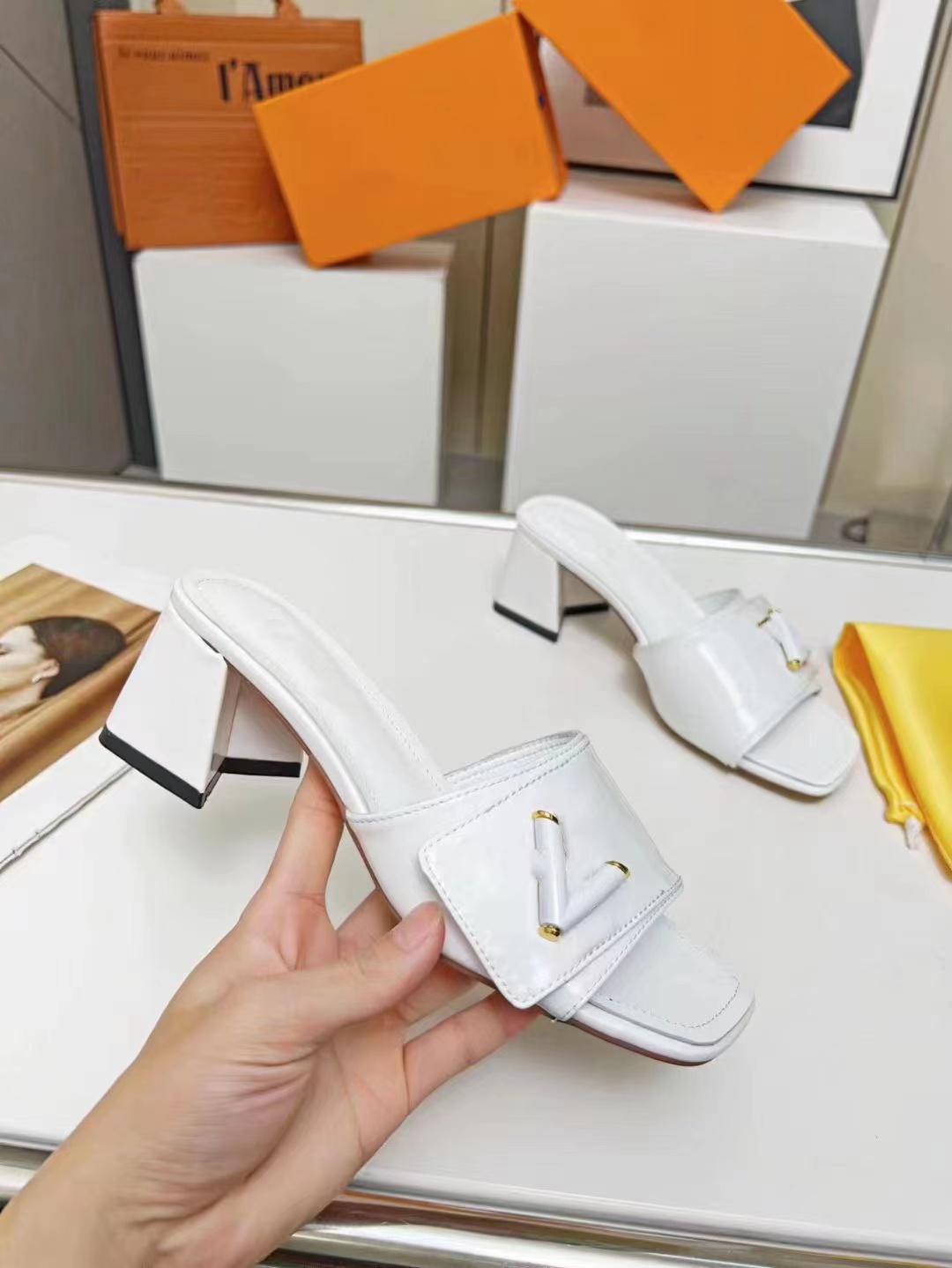 Baguette Sandals Shoes Wide-band Slides Flats Calfskin Leather Outdoor Women Slippers Black White Red Comfort Walking EU35-42
