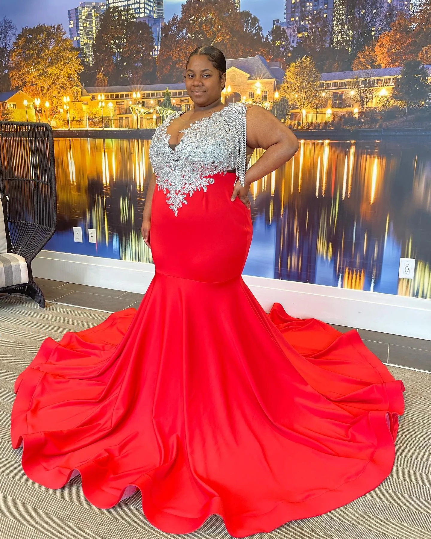 Fabulous Plus Size Lace Prom Dresses 2023 Sheer V Necke Evening Gowns Mermaid Beaded Appliqued Satin Tassels Special Ocn Dress