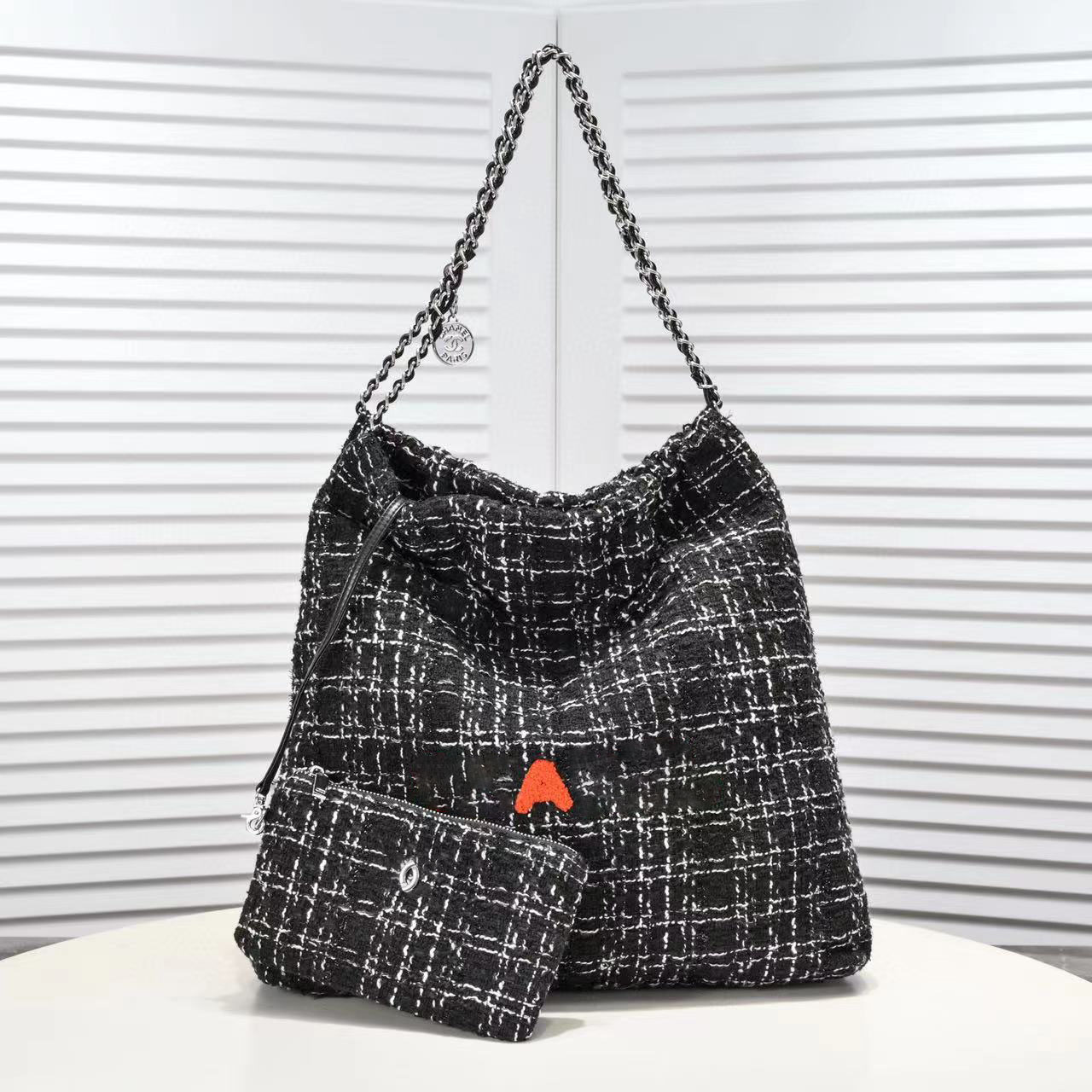 Channel 22 Handbag Designer Grand Shoulder Bag Shopping Tote Gold Coin Pearl Beads Chain Expensive Fabric Woman Fashion Bag, Black rainbow 32cm
Channel 22 Handbag Designer Grand Shoulder Bag Shopping Tote Gold Coin Pearl Beads Chain Expensive Fabric Woman Fashion Bag, Black rainbow 32cm