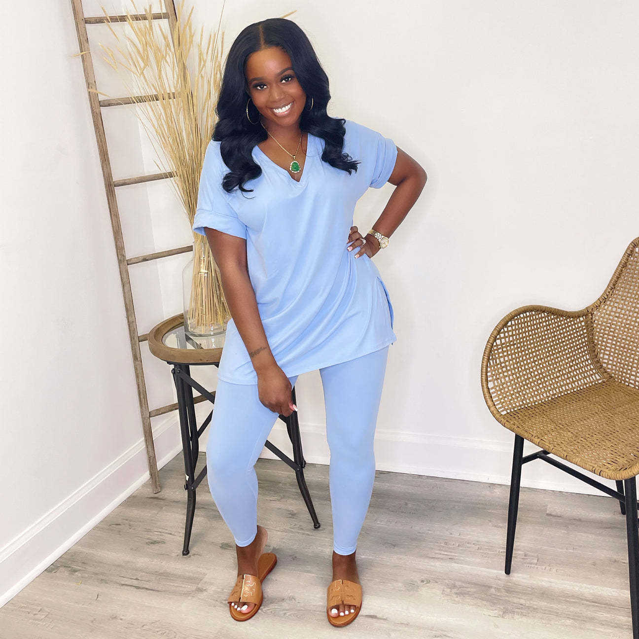 women's spring and summer Solid color short sleeve pant suit new V-neck solid color loose simple casual two-piece suit