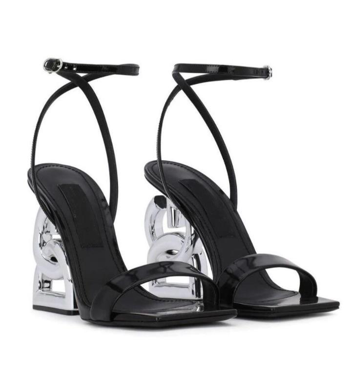 Elegant Kara Women's Sandals Luxury patent leather D and G-shaped fashion gladiator high-heeled shoes Bride shows sexy charm in summer
Elegant Kara Women's Sandals Luxury patent leather D and G-shaped fashion gladiator high-heeled shoes Bride shows sexy charm in summer
