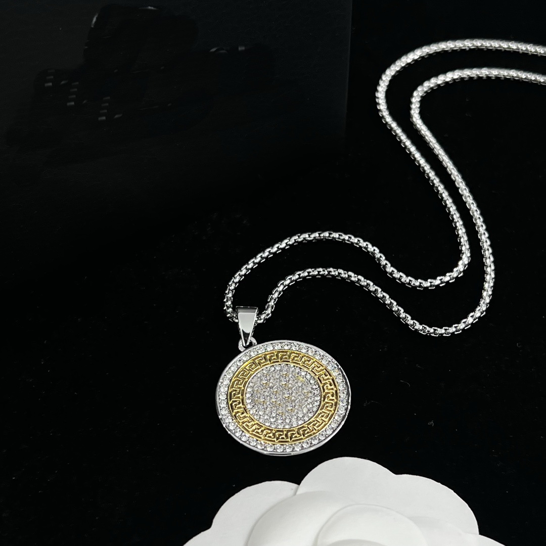 Fashion Sweet Jewelry Design Necklaces Resin Hollow coin Medusa Portrait Pendant Women's Men's Necklace Birthday Festive Party Gifts HMN10 ---02
Fashion Sweet Jewelry Design Necklaces Resin Hollow coin Medusa Portrait Pendant Women's Men's Necklace Birthday Festive Party Gifts HMN10 ---02