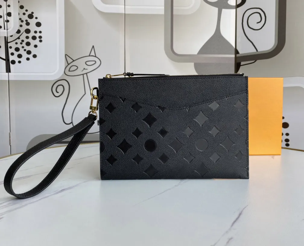Fashion designer clutch bags luxury Melanie purse mens womens leather wallets Highs quality flower letter Empreinte handbag card holders original design mini bag, 68705#embossed monograms
Fashion designer clutch bags luxury Melanie purse mens womens leather wallets Highs quality flower letter Empreinte handbag card holders original design mini bag, 68705#embossed monograms