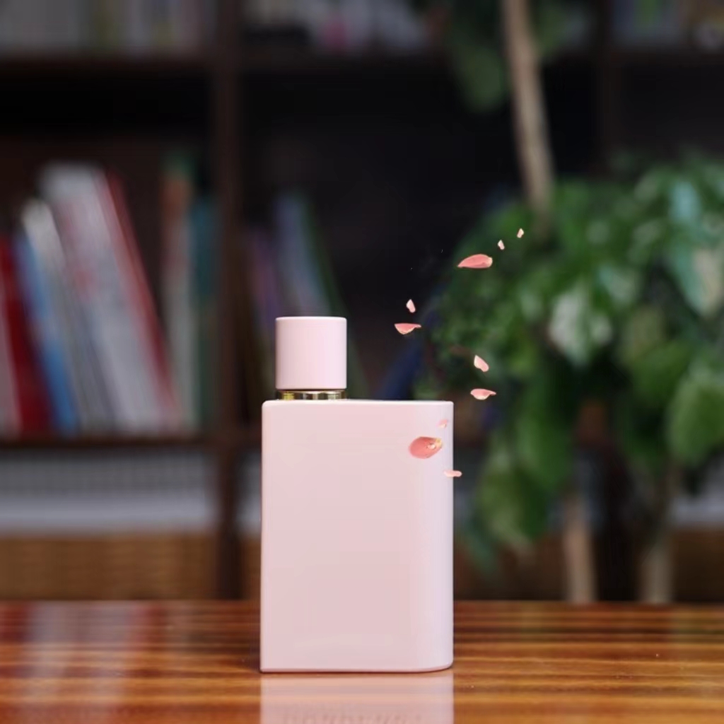 High-end female Floral and Fruity Perfume 100ml Blossom Fragrance Long Lasting Good Smell EDP Lady Girl Her Elixir Spray Cologne Fast Ship
High-end female Floral and Fruity Perfume 100ml Blossom Fragrance Long Lasting Good Smell EDP Lady Girl Her Elixir Spray Cologne Fast Ship