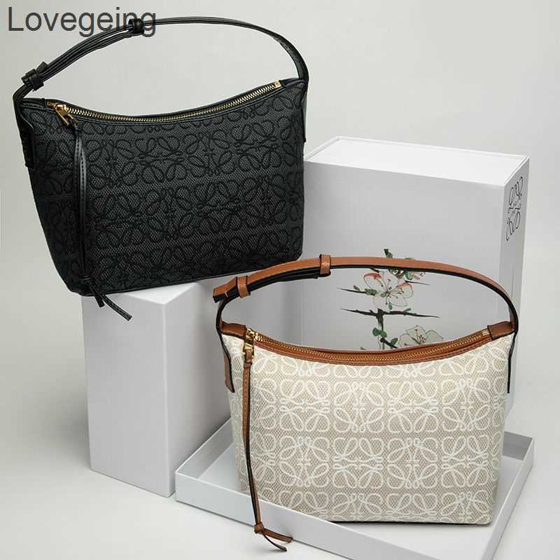 Designer Bag 2023 Loews Bags Cubi Old Flower Embroidery Canvas Women's High Quality Lunch Cow Leather Handheld Underarm Single Shoulder, Black 21cm
Designer Bag 2023 Loews Bags Cubi Old Flower Embroidery Canvas Women's High Quality Lunch Cow Leather Handheld Underarm Single Shoulder, Black 21cm