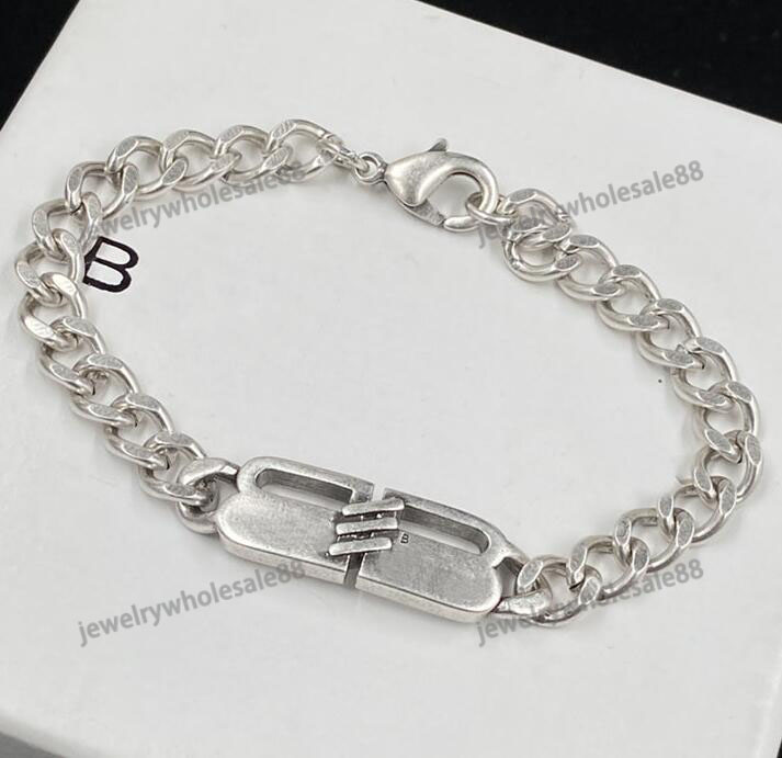 Luxury Letter Charm Bracelet Metal Cuban Link Chain Fashion Designer Silver Bracelet for Men Women Wedding Party Couple Gift Jewelry
Luxury Letter Charm Bracelet Metal Cuban Link Chain Fashion Designer Silver Bracelet for Men Women Wedding Party Couple Gift Jewelry