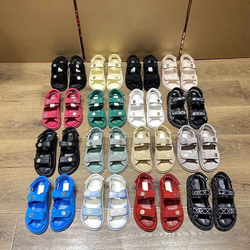 Summer Sandals Womens Classic Diamond Checker Flat Shoes Genuine Leather Thick Sole Sandals Sports Gold Coin Beach Shoes
Summer Sandals Womens Classic Diamond Checker Flat Shoes Genuine Leather Thick Sole Sandals Sports Gold Coin Beach Shoes