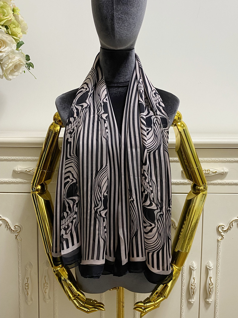 Women's square scarf scarves shawl 100% silk material pint letter stripes pattern size 125cm- 125cm
Women's square scarf scarves shawl 100% silk material pint letter stripes pattern size 125cm- 125cm