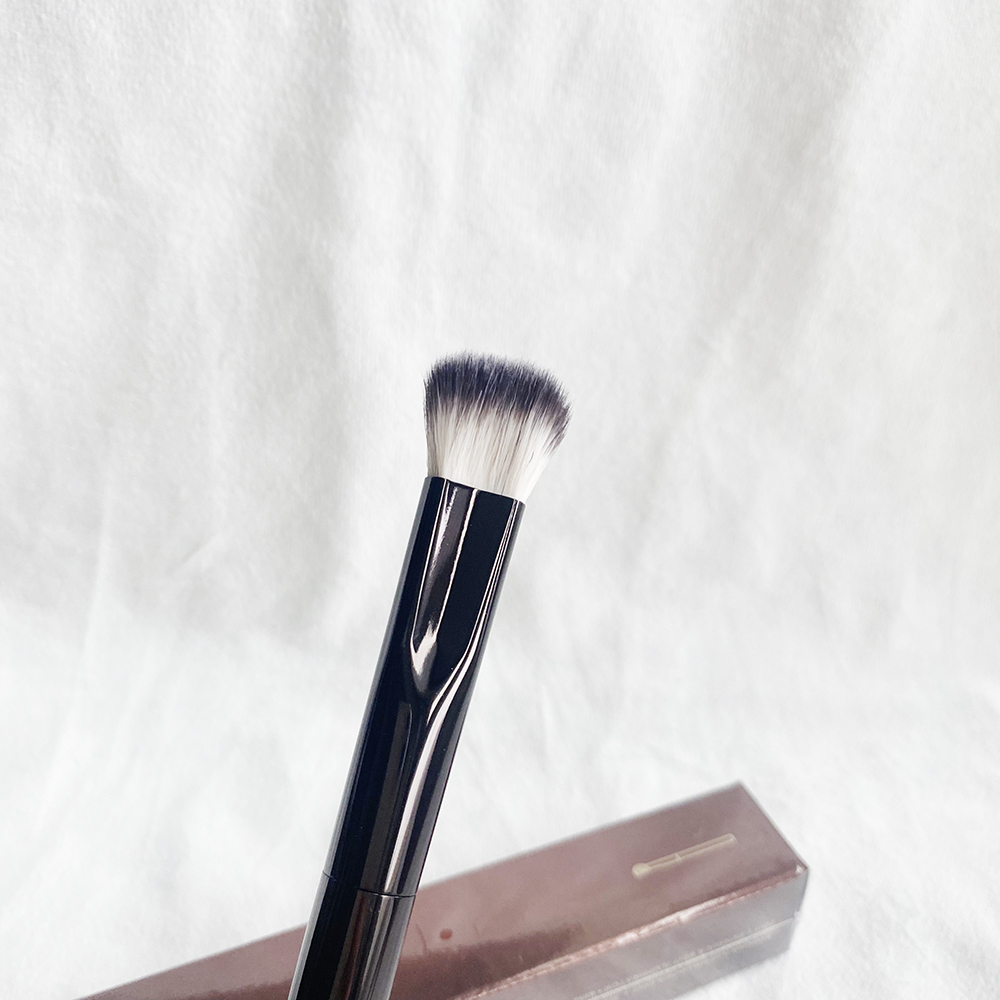 hourglass VANISH Concealer Makeup Brush SEAMLESS FINISH Metal Handle Soft Bristles Angled Large Conceal Shadow Blending Contouring Cosmetics Beauty To
