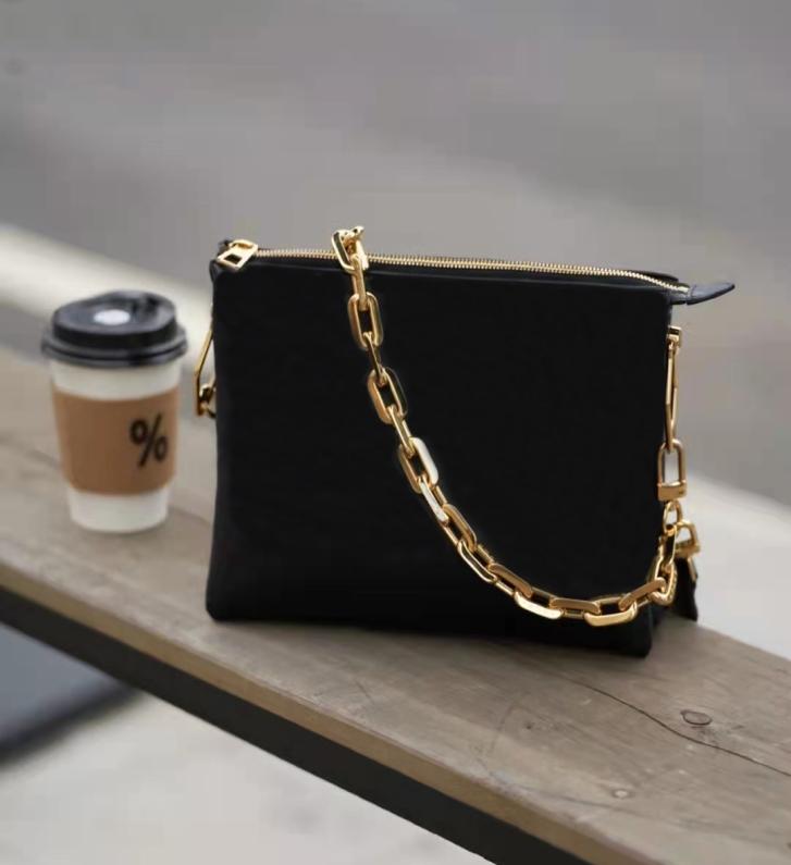 Fashion Designer Bags Cross Body chain Shoulder Bag couss handbags 26cm Womens Luxurys Zipper Clutch selling Top quality messe3777360, Sky blue
Fashion Designer Bags Cross Body chain Shoulder Bag couss handbags 26cm Womens Luxurys Zipper Clutch selling Top quality messe3777360, Sky blue