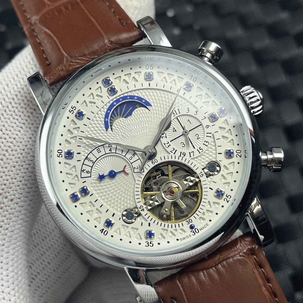 Nwe Blue Diamond Fashion Watch Tourbillon Hand-winding Watch Automatic Movement Mechanical Watch Mens Brown Leather Watches Luxury Business Gentleman Moon Phase
Nwe Blue Diamond Fashion Watch Tourbillon Hand-winding Watch Automatic Movement Mechanical Watch Mens Brown Leather Watches Luxury Business Gentleman Moon Phase