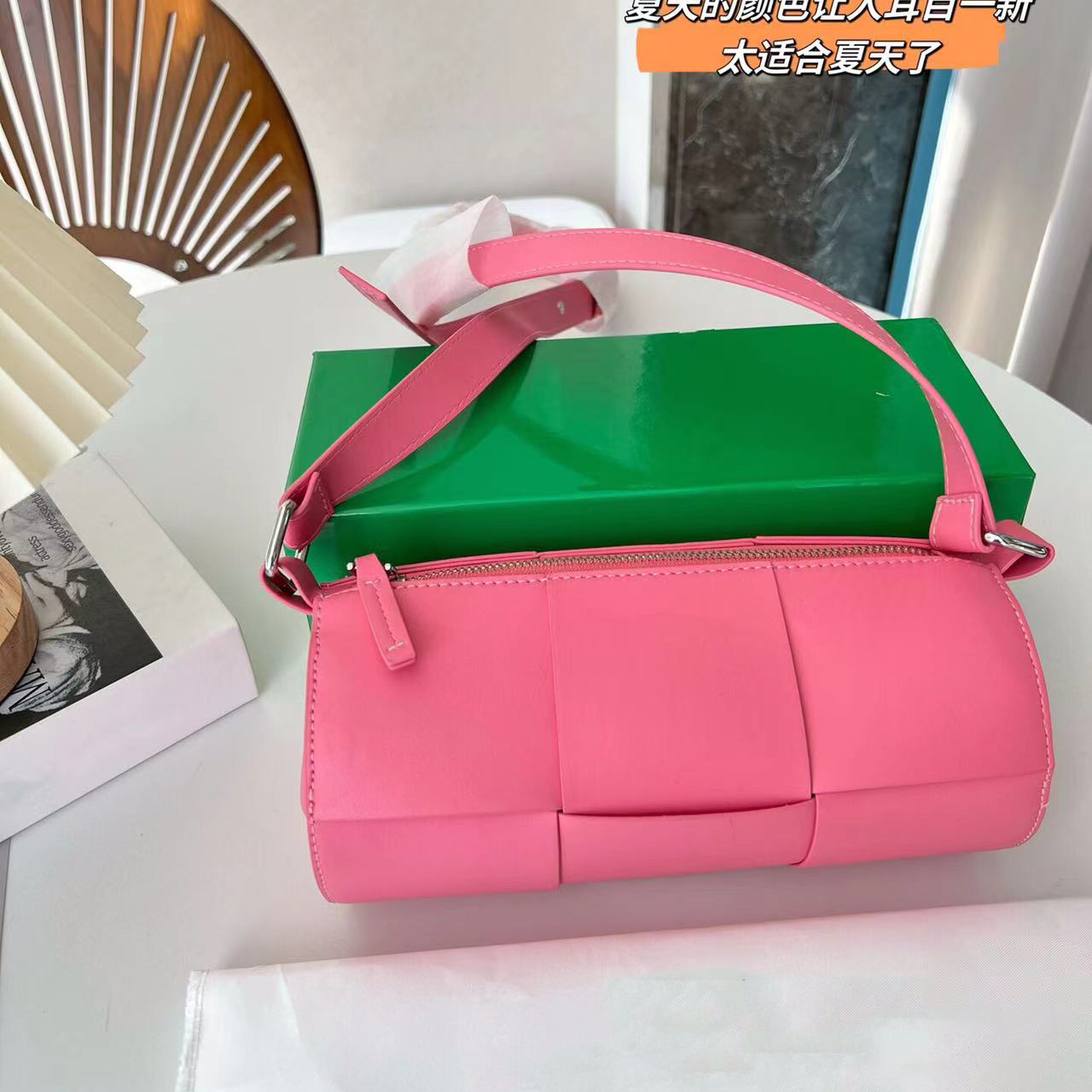 2023 Top Women Handbags Cross Body Bags designer Circle Hand Design High-grade Texture Single Shoulder Messenger Cowhide Thin Shoulder Strap 01, Customize
2023 Top Women Handbags Cross Body Bags designer Circle Hand Design High-grade Texture Single Shoulder Messenger Cowhide Thin Shoulder Strap 01, Customize