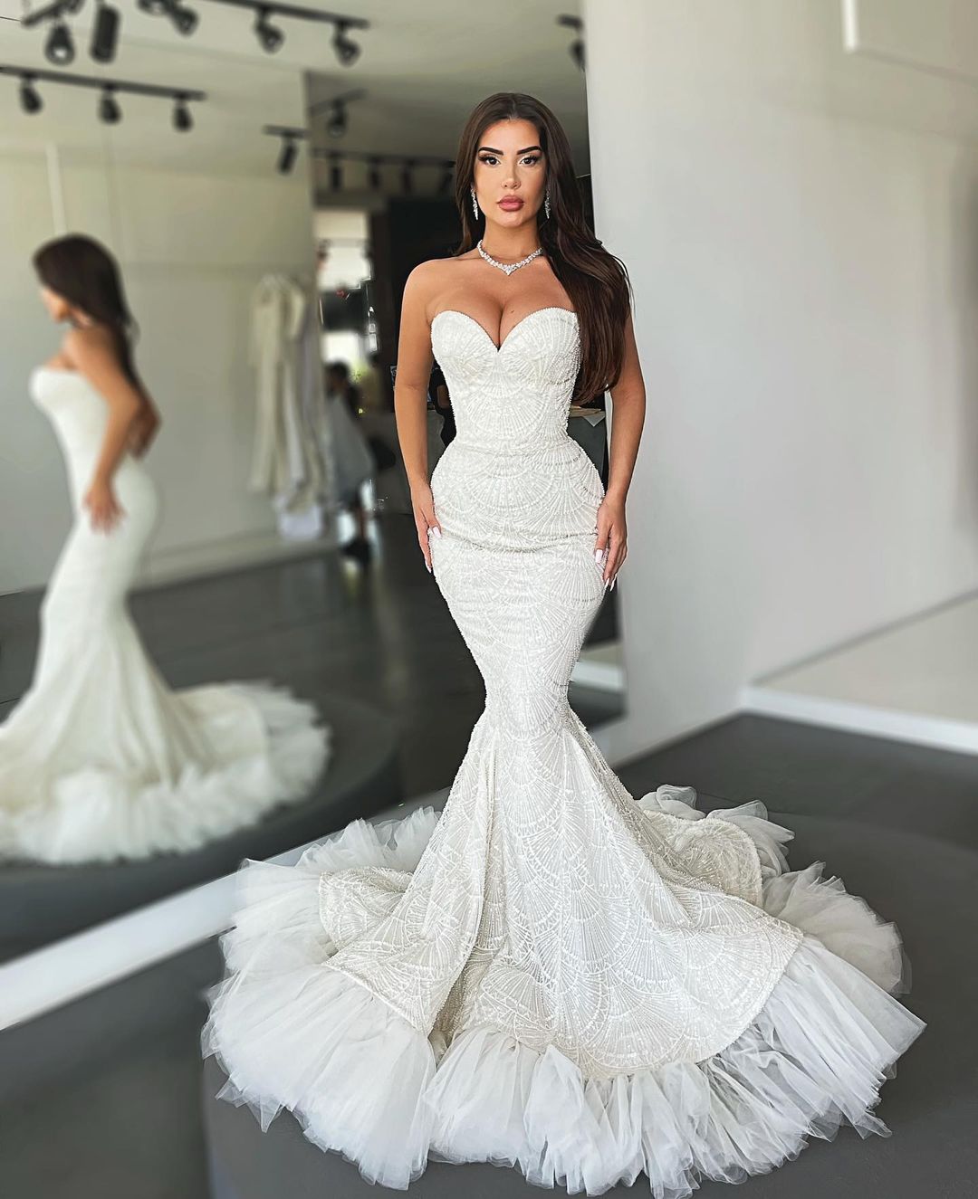 Elegant Sleeveless Lace Mermaid Bridal Gown - Backless Sweetheart Necke Wedding Dress In Ivory 6660305