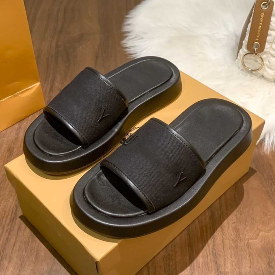Embroidered slippers designer brand BUR check stripe women mule platform pillow soft pool slides 2023 summer fashion women flats espadrilles casual beach sandals, Fill postage
Embroidered slippers designer brand BUR check stripe women mule platform pillow soft pool slides 2023 summer fashion women flats espadrilles casual beach sandals, Fill postage