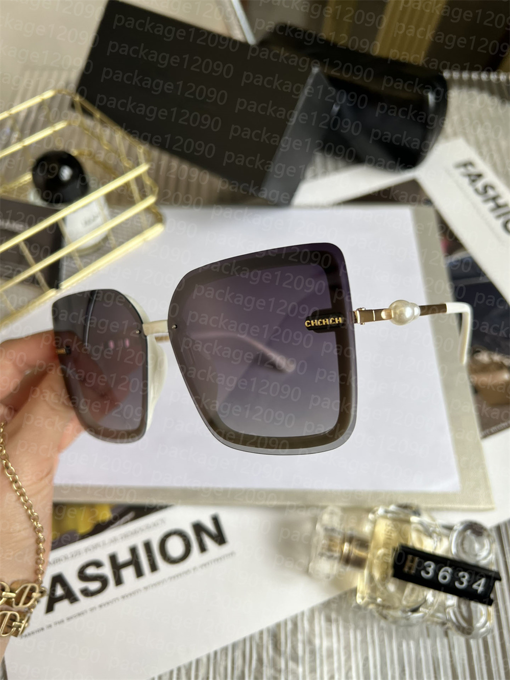 Luxury Brand Eyewear 3634 Designer Aviator Sunglasses Fashion Designer sunglasses for women retro metal men's glasses locs sunglasses Adumbral Ornamental
Luxury Brand Eyewear 3634 Designer Aviator Sunglasses Fashion Designer sunglasses for women retro metal men's glasses locs sunglasses Adumbral Ornamental