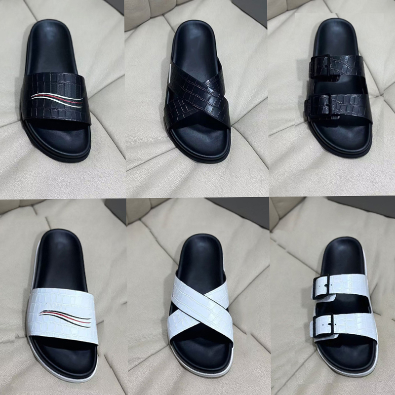 Beach Men Slippers Designer Leather Sandals Oran Heritage Calfskin Sandals Summer Slide Flat Flip Flops Size 38-45 With Box, Colour 15
Beach Men Slippers Designer Leather Sandals Oran Heritage Calfskin Sandals Summer Slide Flat Flip Flops Size 38-45 With Box, Colour 15
