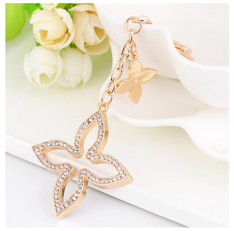 Creative Crystal Rhinestone Clover Key Chain Car Keyrings Female Cute Flower keychains Women Bag Auto Pendant Gift