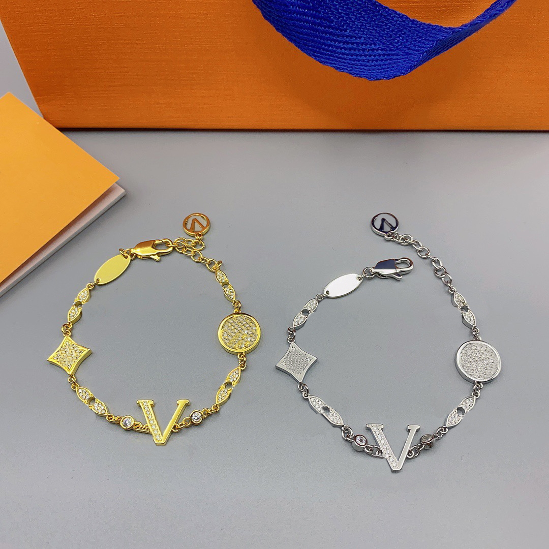 Fashion Style Bracelets Women Bangle Wristband Cuff Chain Designer Letter Jewelry Crystal 18K Gold Plated Stainless steel Wedding Lovers Gift Bracelet
Fashion Style Bracelets Women Bangle Wristband Cuff Chain Designer Letter Jewelry Crystal 18K Gold Plated Stainless steel Wedding Lovers Gift Bracelet