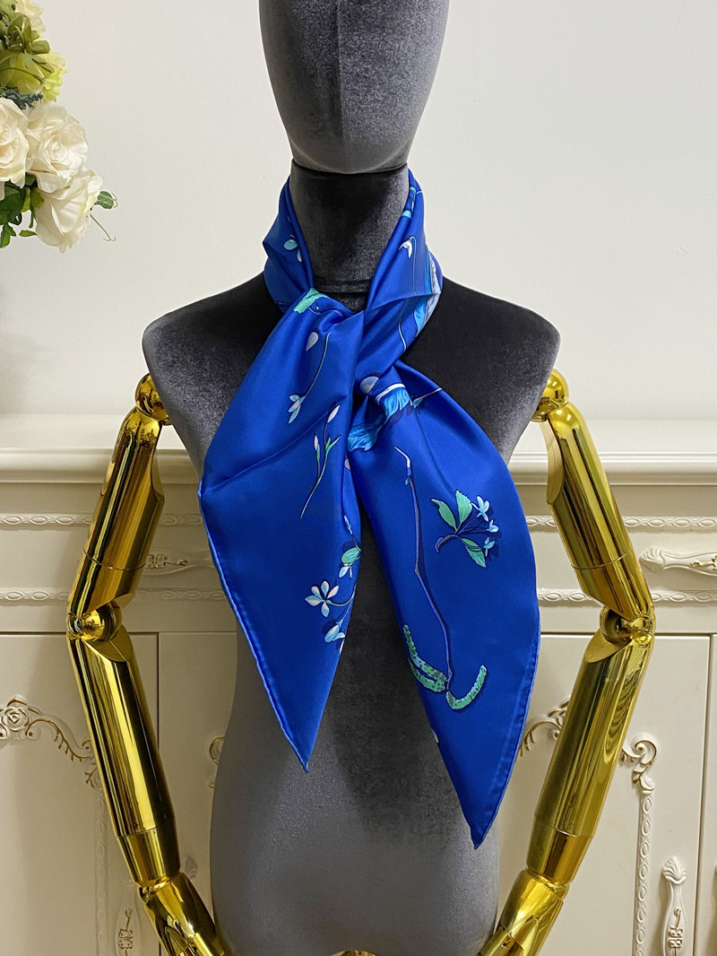 Women's square scarf scarves 100% twill silk material blue color pint letters flowers pattern size 90cm - 90cm
Women's square scarf scarves 100% twill silk material blue color pint letters flowers pattern size 90cm - 90cm