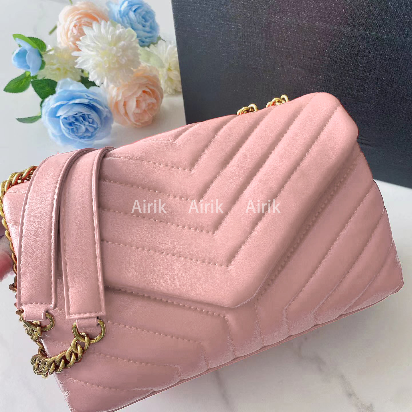 Shoulder Bags Classic Soft Design Flip Bag slim and graceful airik Envelope Bag 392277 Women's Fashion Versatile
Shoulder Bags Classic Soft Design Flip Bag slim and graceful airik Envelope Bag 392277 Women's Fashion Versatile