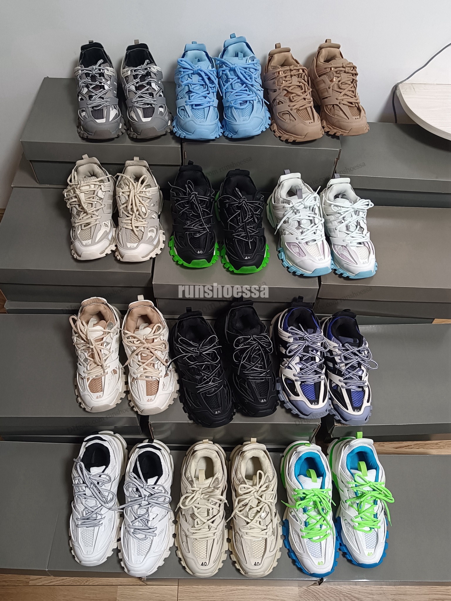 balenciaga Luxury Designer balencaiga Men Women Shoes Track 3 3.0 Triple white black Sneakers Tess.s. Gomma leather Trainer Nylon Platform trainers Balenciagas shoes, Color #13
balenciaga Luxury Designer balencaiga Men Women Shoes Track 3 3.0 Triple white black Sneakers Tess.s. Gomma leather Trainer Nylon Platform trainers Balenciagas shoes, Color #13